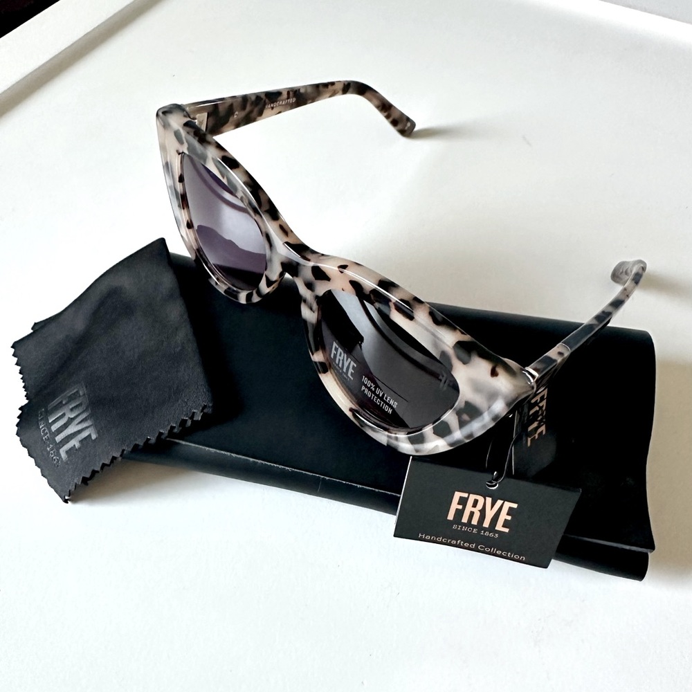 🖤 Frye - NWT - Cat Eye Sunglasses - Color: Milky Tortoise Shell